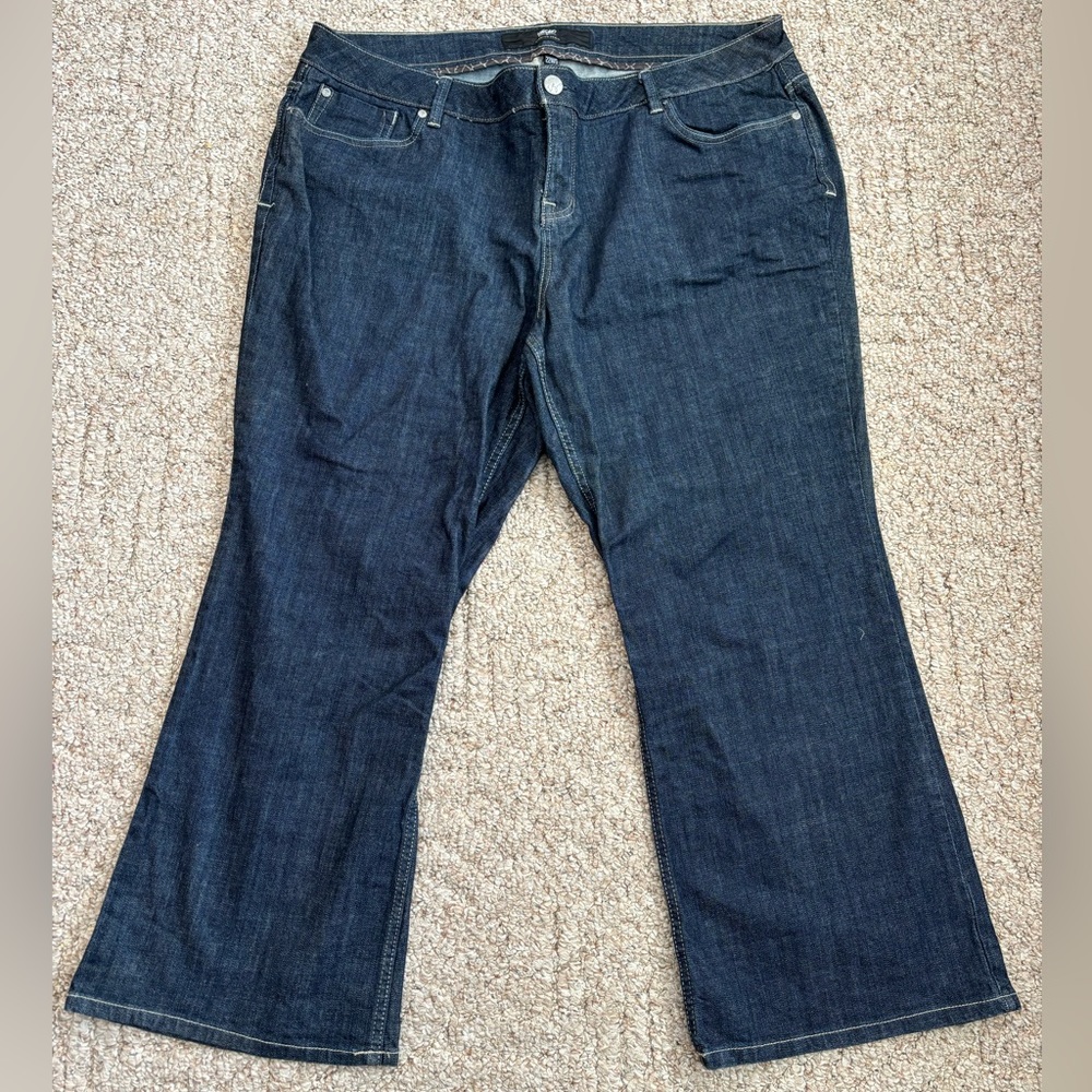 Women’s Mossimo plus size boot cut blue jeans size 22W/S.
